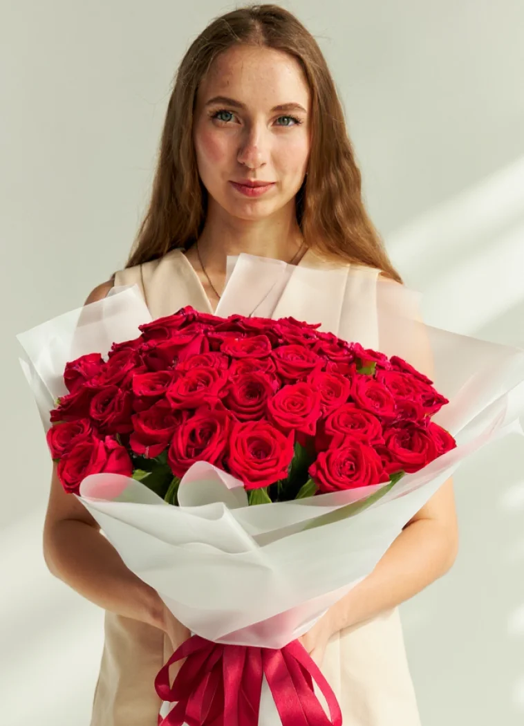 БУКЕТ ИЗ 45 КРАСНЫХ РОЗ